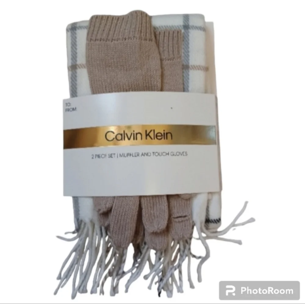 Calvin Klein Magic Touch Gloves and Scarf Set NWT